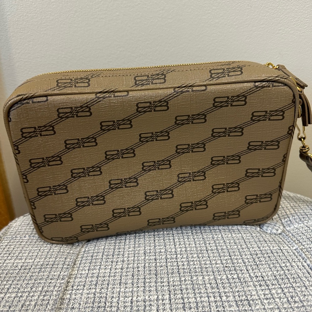 Balenciaga Monogram Bag with Black Logo Pattern - Picture 5 of 11